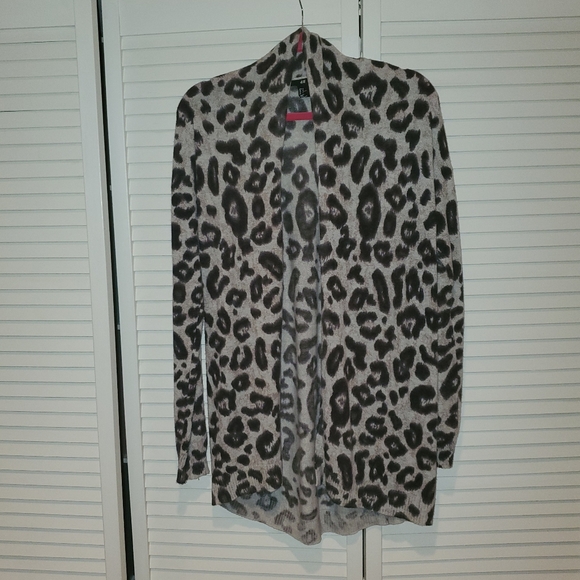 2 various Medium Cardigans - Picture 1 of 4